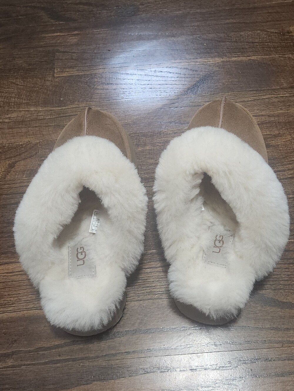 UGG Chestnut Suede Shearling Clog Slippers with Cream Fur Cuff - Picture 5 of 7